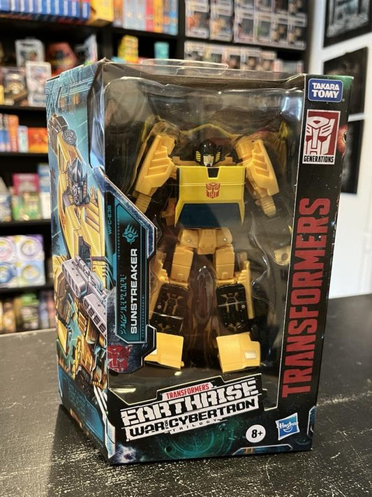 TRANSFORMERS GEN WFC EARTHRISE DLX SUNSTREAKER ACTION FIGURE