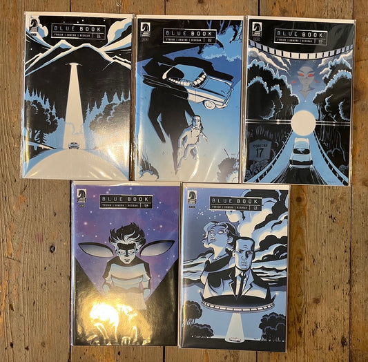 PRE-OWNED FULL SET BLUE BOOK #1 TO #5 DARK HORSE COMICS